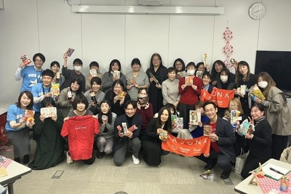  スタッフニューイヤーパーティー×フードドライブ     